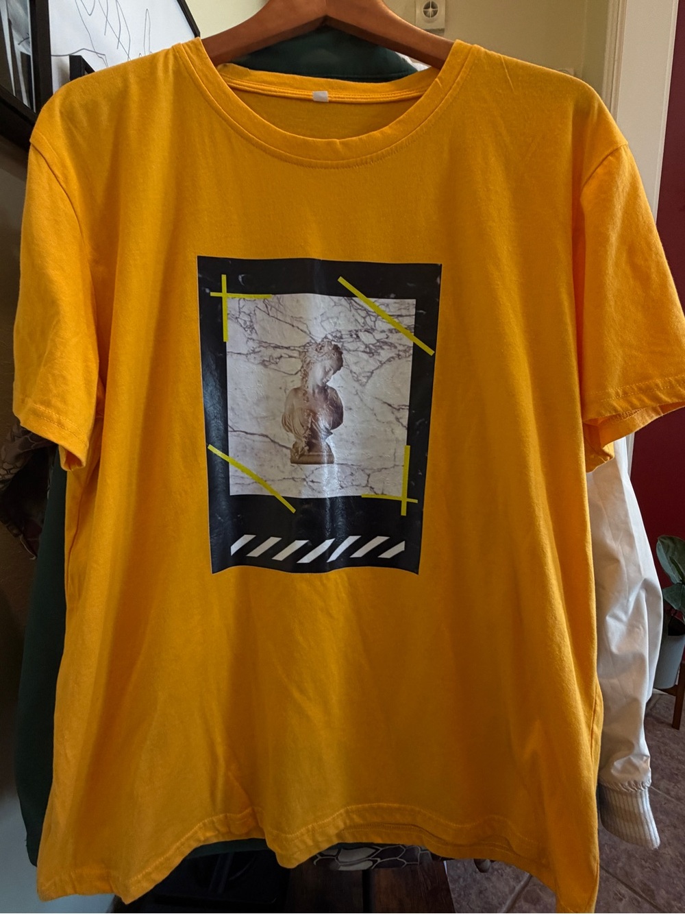 Abstract Statue Graphic Tee Mustard Yellow Men’s 2XL Streetwear Shirt